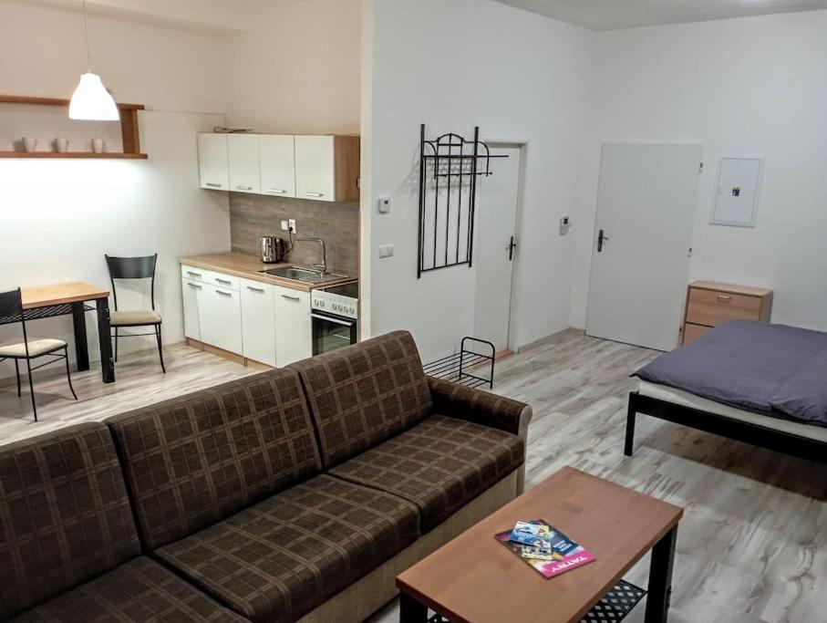 Liptovský Mikuláš Apartament מראה חיצוני תמונה